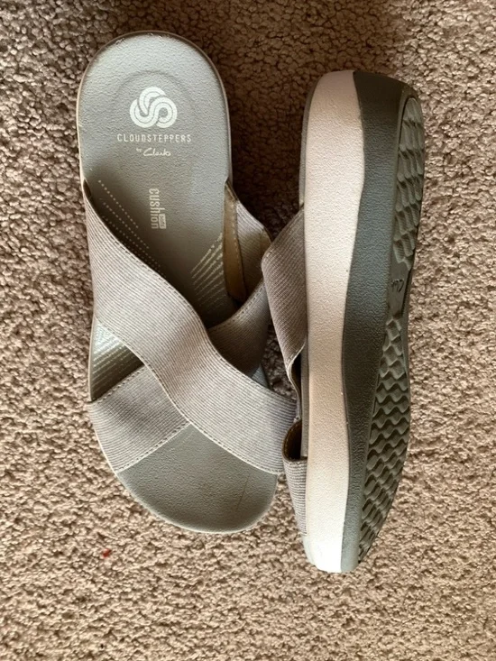 Clarks Women's Slip-On Crisscross Sandals — Light Beige - Picture 3 of 4